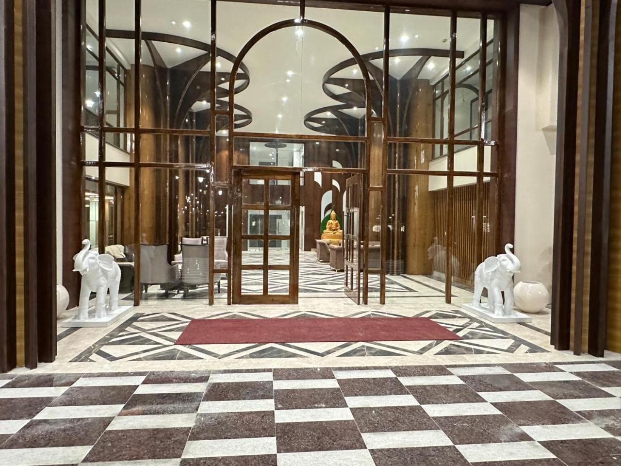 Nirvana Grand Hotel & Resort Gaya Exterior foto