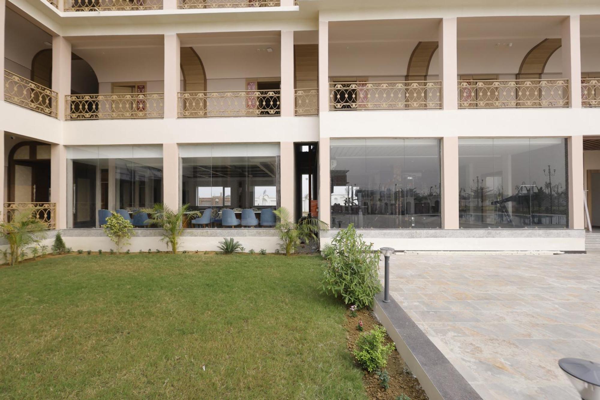 Nirvana Grand Hotel & Resort Gaya Exterior foto